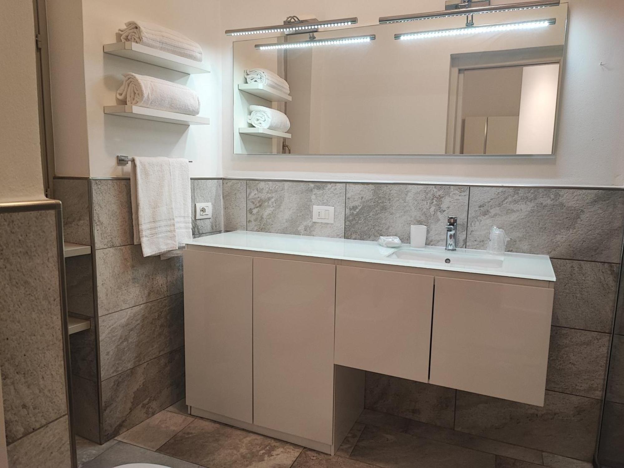 Bergamo Alta Guest House Bagian luar foto