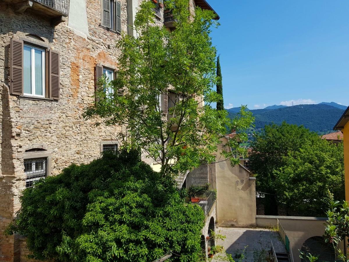 Bergamo Alta Guest House Bagian luar foto